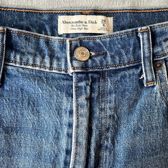 Abercrombie & Fitch Kick Flare Ultra High Rise Jeans - Picture 3 of 5